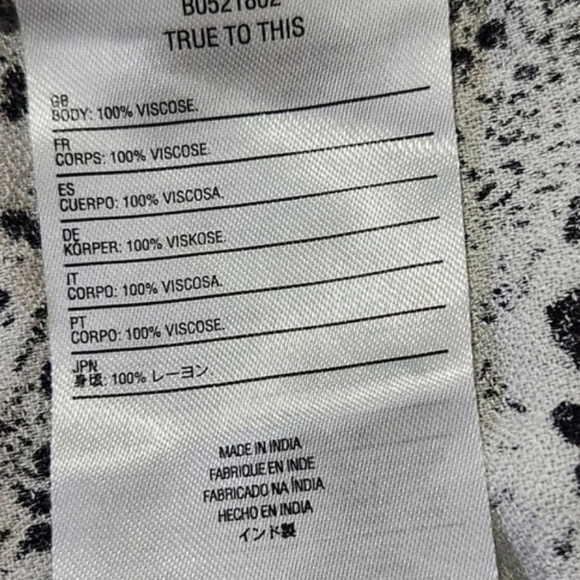 Volcom Monochrome Floral Pattern Top - Picture 8 of 9